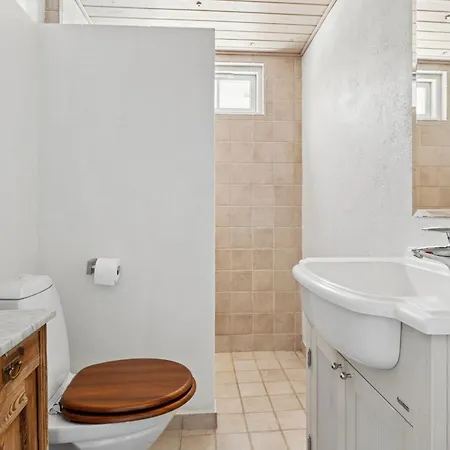 Charming Close To The Holiday home